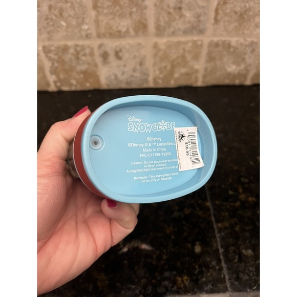 Walt Disney World 2020 SnowGlobe Mickey Mouse &‎ Friends Parks Goofy - Picture 5 of 5